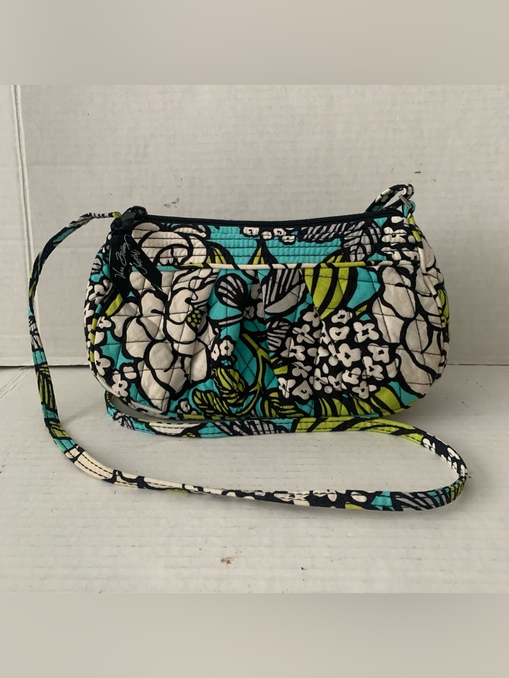 Vera Bradley Frannie Island Blooms Crossbody bag flower pattern adjustable strap